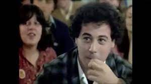 Triste e annoiato, avevo preso l'abitudine di andarmene al chateau des fleurs dove ogni sera, regolarmente, mi ubriacavo e imparavo il can can (che laggiu si balla in maniera indecente), e, in seguito, acquistai anche una certa notorieta in questo genere. Il Meglio Di Lino Banfi Per Sfuggire Del Mondo Ai Tristi Mali Da L Insegnante Balla Con Tutta La Classe Banfi 3 Facebook