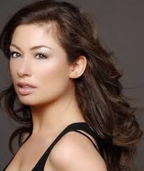 Who is Leigh Arnold dating? Leigh Arnold boyfriend, husband