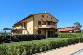 Venturina terme, campagna a due passi dal paese, distante 5 km dalle spiagge del golfo di follonica e baratti, vendiamo appartamenti. Case Vacanze Residence Baratti Last Minute Appartamenti