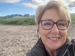 I really can't tell if my lump is gone down. I was wondering how many  didn't see any change in lump size but the tumour showed 80-90% necrosis