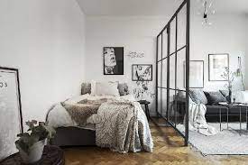 Apa saja yang bisa kamu manfaatkan pada saat malam hari, ruang tamu dan kamar tidur bisa dipisahkan dengan menutup pintu. 5 Desain Cara Kreatif Bagaimana Memisahkan Area Kamar Tidur Dengan Area Lain Dalam Ruangan Open Space Interiordesign Id
