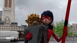 So If You Pay Attention Carefully You Will See In This Episode Chat Noir Tried Not To Figh Miraculous Ladybug Fan Art Miraculous Ladybug Cat Noir And Ladybug