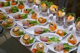 Vediamo insieme una selezione di antipasti per capodanno che potete preparare per il cenone del 31 oppure per il pranzo del primo gennaio, scegliete i vostri preferiti, quelli che vi piacciono di più e che meglio si sposano con le altre portate. Menu Di Natale Finger Food Idee Sfiziose Dall Antipasto Al Dolce Pourfemme