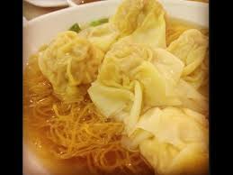 Each hearty bowl is packed with pork dumplings, fresh vegetables, and jumbo shrimp. How To Make Chinese Vietnamese Wonton Noodle Soup Recipe Mi Hoanh Thanh Youtube