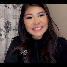 Brenda Avelar's Instagram, Twitter & Facebook