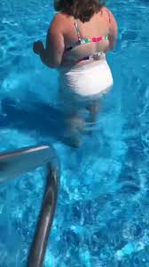 Diaper girl goes for a swim and wet herself - ThisVid.com