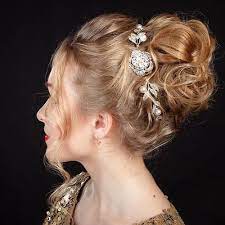 This is the big solution to a bad hair day. 40 Sparkly Christmas And New Year Eve Hairstyles