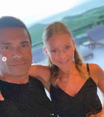 Kelly ripa and mark consuelos' kids are all grown up. Kelly Ripa S Husband Mark Consuelos Shares Heartbreaking Post During Time Apart From Family Hello