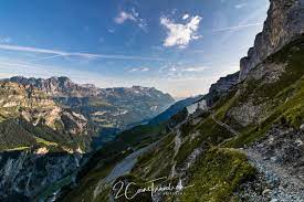 Hier beginnen wir um 09:45 uhr die wanderung via muttenwändli zur muttseehütte, wo wir zweieinhalb stunden später ankommen werden. Wanderung Zur Muttseehutte Und Zum Limmerenstausee Im Linthal