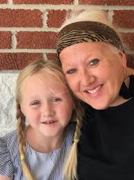 Sunday Salute: Young daughter, 7, pays poignant farewell to her mother