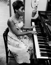 View the aretha franklin fast facts on cnn and learn more about the life of the queen of soul.. Aretha Franklin I Know That She Would Play The Piano While She Sang In The Recording Studio It Makes You Sing Differ Aretha Franklin Soul Music Music Legends