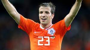 Rafael van der vaart analyseert de en te genieten. hoe kijk je tegen het nederlands elftal aan? Van Der Vaart Jammer Dat We Er Een Sport Van Maken Iemand Af Te Branden