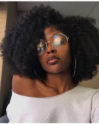 La coiffure de la mariée naturelle partie … belle et naturelle : 10 Coiffures Afro A Adopter Durant L Ete Chaleur Natural Saramaya