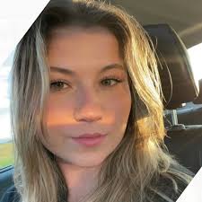 Jenna Rahn's Instagram, Twitter & Facebook