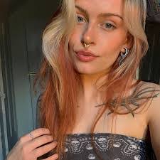 Nancy Leger's Instagram, Twitter & Facebook