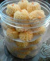 4 kali sy ubah2 resepi asal tu ( sy kaji kelemahan kenapa kembang.keras masa tekan, tak dapat wangi yg sy nak). Cheese Resepi Semperit Susu