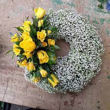 29 Gostos 0 Comentarios Louisesfloristry No Instagram Floristry Design Flowers Student Flower Arrangements Funeral Flower Arrangements Funeral Floral