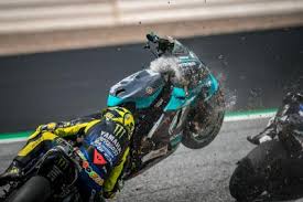 Der spanier feierte damit seinen ersten laufsieg seit seinem comeback nach einer langwierigen verletzung. Fotosequenz Der Horror Crash Beim Osterreichgp Motogp