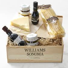 Enjoy provolone cheese, sopressata salami, roasted peppers, breadsticks, biscotti, chocolates or even a panettone cake. Williams Sonoma Italian Pantry Gift Crate Cheese Appetizers Williams Sonoma