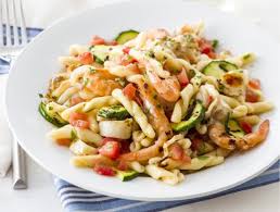 Lo zenzero è una radice di origine orientale dal sapore fresco e leggermente piccante che può essere utilizzata in cucina per diverse preparazioni. Le 10 Migliori Ricette Con Lo Zenzero Sale Pepe