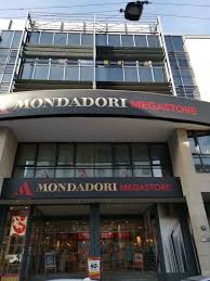 Ha visto la luce il recupero strutturale del complesso mondadori. Mondadori Megastore Chiude In Via Marghera A Milano Igizmo It