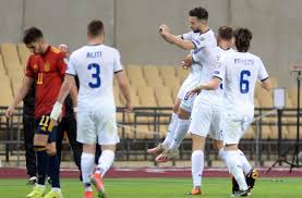 Members of the french jewish community met in. Frankreich England Muhen Sich Besar Halimi Trifft Fur Kosovo Bei Niederlage In Spanien Spektakular Fussball Stuttgarter Zeitung