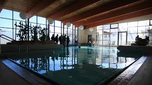 Egal, ob in historisch anmutendem ambiente oder unter palmen, sie verwöhnen euch mit wohligen wassertemperaturen, heilsamen solewasser, saunen und dampfbädern. Thermen Schliessung Ware Eine Katastrophe Bad Windsheim Nordbayern De