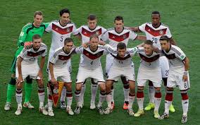 Die fußball weltmeisterschaft gilt nach den olympischen spielen als das weltweit bedeutendste sportereignis. Fussball Weltmeister 2014 Deutschland Als Wallpaper