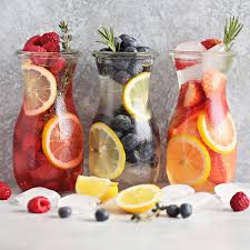 Als ausgleich zur süße braucht es ganz ohne süße geht es beim limonade machen nicht. Limonade Selber Machen Die Leckersten Drinks Fur Den Sommer Cosmopolitan