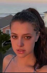 A True Fan Can Make My Day By Describing My Look in One Sweet Word 😻❤️