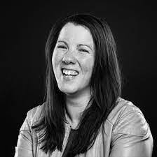 Julia Minchew's Instagram, Twitter & Facebook