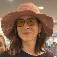 I went to see Yohay Sponder last night in Amstelveen. He's an Israeli  comedian who's become more popular since Oct. 7. An Israeli comedian,  joking about antisemitism, in the middle of all