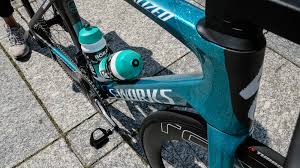 With this installment of the sagan collection, the design is imbued with the spirit of chasing rainbows, while also showcasing two flavors of peter's distinct racing style. Pro Bike Gallery Peter Sagan S Custom Specialized S Works Venge Velonews Com