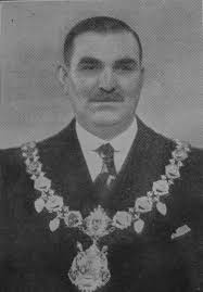 Do you use Illingworth Park? Have you ever wondered how it got its name?  This is Alderman Joseph Illingworth and Mrs Illingworth(née Redfern) of  Spring Bank. The Mayor and Mayoress of Ossett