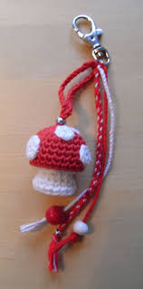 Crocheted Fly Agaraic Toadstool Based On Anna Paula S Pattern Little Stump Www Amigurumipatterns Blogspot Chaveiro De Croche Caixa De Croche Trico E Croche
