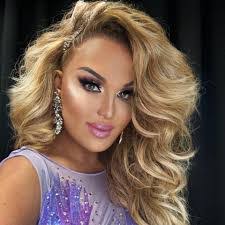 Jennifer Warner's Instagram, Twitter & Facebook