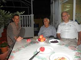 Aynı zamanda hızlı ve iyi bir çevirmen. Cem Kucuk Kimdir