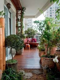 20 Casual Small Balcony Design Ideas For Spring This Season Small Balcony Garden Apartment Balcony Garden Apartment Garden