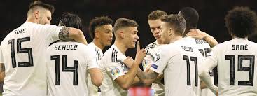 Erlebe gemeinsam mit freunden, kollegen und deiner familie fußball der spitzenklasse. Fussball Em 2020 In Munchen Modus Termine Gruppen