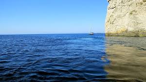 Calette rocciose, piattaforme, lidi attrezzati e via dicendo. Casa Vacanze A Ustica Dove Prenotare Cosa Vedere Spiagge
