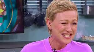 Check spelling or type a new query. Sat 1 Fruhstucksfernsehen Moderatorin Mit Minutenlangem Lachflash Wegen Eines Neuen Trend Snacks Tv