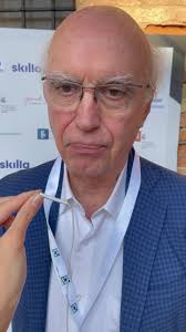 Antonio Melone ci ha messo la faccia! Se vuoi saperne di più, scrivi a  info@lavoroperlapersona.it #iocimettolafaccia #lavoroperlapersona