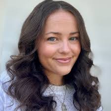 Madeline Souza's Instagram, Twitter & Facebook