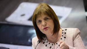 El 3 de marzo de 1977, patricia bullrich y su compañero marcelo pancho langieri partían hacia el exilio. Tras El Anuncio De Macri Tambien Renuncia El Hijo De Patricia Bullrich Radio Mitre