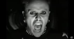 Singles chart for 3 weeks and also peaked at #30 on the billboard hot 100. Prodigy Firestarter Fazemag