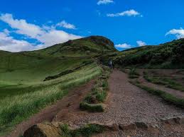 Suidhe artair, ipa:ˈs̪ɯi.əˈaɾt̪ʰəɾʲ) is an ancient volcano which is the main peak of the group of hills in edinburgh, scotland, which form most of holyrood park, described by robert louis stevenson as a hill for magnitude, a mountain in virtue of its bold design. Hiking Route To Arthur S Seat 251m The Best Walk In Edinburgh