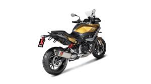 Las tres variantes de color realzan los rebordes precisos y las superficies definidas de la f 900 xr. Bmw F 900 Xr 2020 Slip On Line Titanium Akrapovic Motorcycle Exhaust