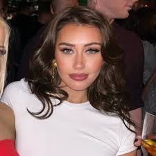 Kira Busman's Instagram, Twitter & Facebook