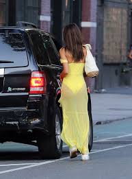 This is the official/verified emily ratajkowski facebook page!. A Look At Emily Ratajkowski S Most Body Confident Outfits Footwear News