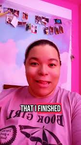 Beach Read By Emily Henry review! We also talk about my Tshirt from piper  and ivy! #BrookeAuckerman #brookelovesbooks23 #BeachRead #emilyhenry